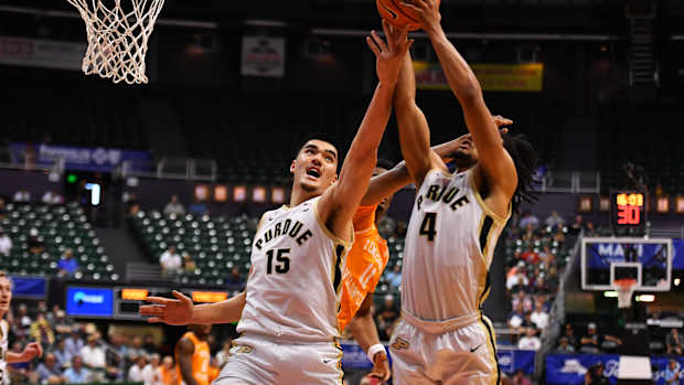 Zach Edey rebounding for Purdue.